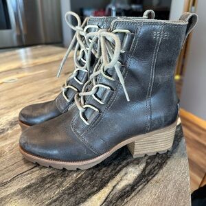 Sorel Women's Gray Lace Up Boots